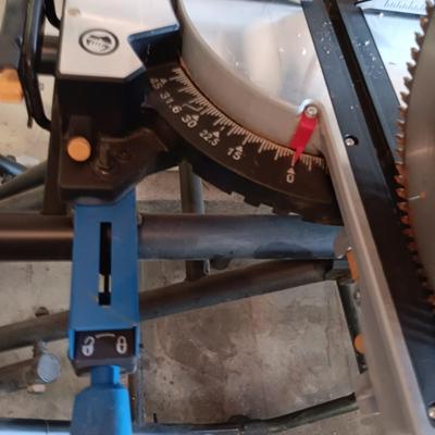 CHICAGO ELECTRIC 12" DOUBLE-BEVEL SLIDING COMPOUND MITER SAW & DELTA FOLDABLE MITER SAW STAND