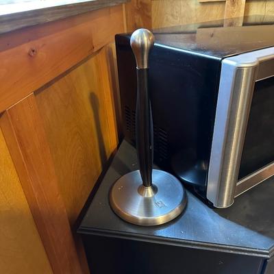 OSTER 1000W MICROWAVE AND PAPER TOWEL HOLDER