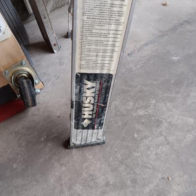 HUSKY 4 FOOT AND A 6 FOOT ALUMINUM LADDERS