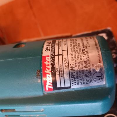 MAKITA 4" DISC GRINDER AND 3 1/4" PLANER