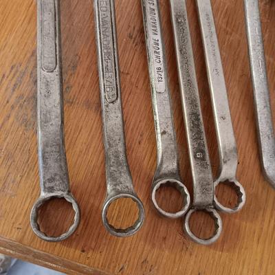 SOCKET SET AND COMBINATION WRENCHES