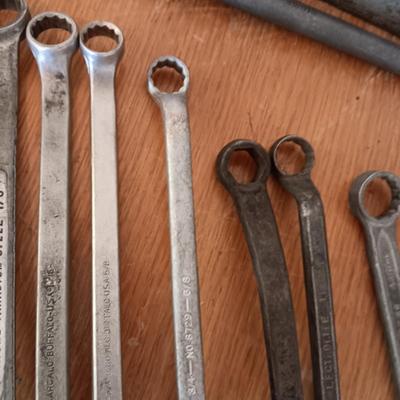 SOCKET SET AND COMBINATION WRENCHES