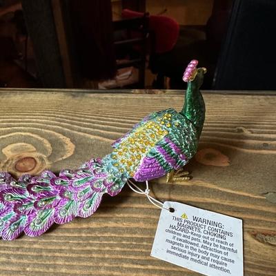 BEAUTIFUL GLASS AND OTHER PEACOCK PLUS A WHITE BIRD