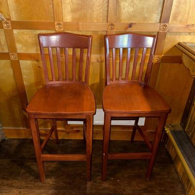 4 QUALITY WOODEN BAR STOOLS