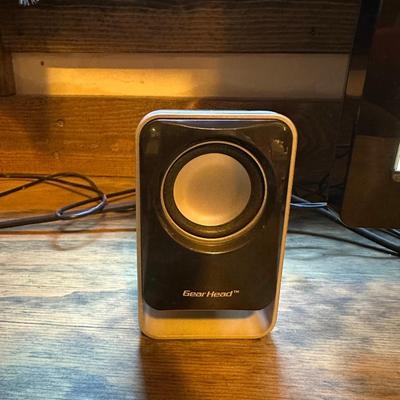 GAMING COMPUTER W/WIN 10, 27" MONITOR, GEAR HEAD SPEAKERS, MOUSE AND KEYBOARD