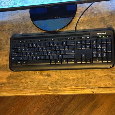GAMING COMPUTER W/WIN 10, 27" MONITOR, GEAR HEAD SPEAKERS, MOUSE AND KEYBOARD