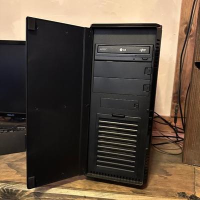 GAMING COMPUTER W/WIN 10, 27" MONITOR, GEAR HEAD SPEAKERS, MOUSE AND KEYBOARD
