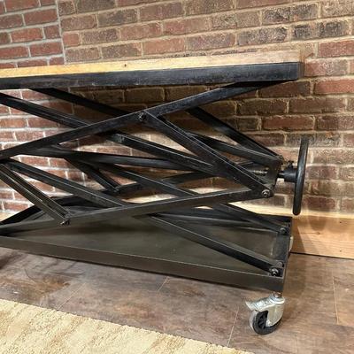 UNIQUE INDUSTRIAL SCISSOR LIFT WHEEL CRANK TABLE