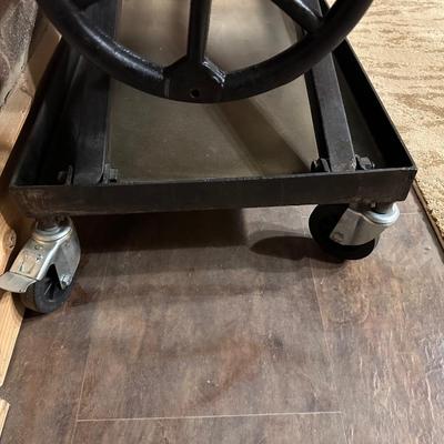 UNIQUE INDUSTRIAL SCISSOR LIFT WHEEL CRANK TABLE