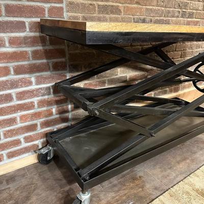 UNIQUE INDUSTRIAL SCISSOR LIFT WHEEL CRANK TABLE