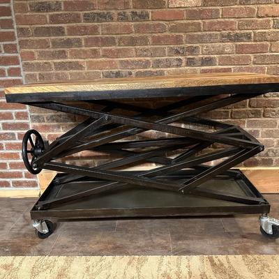 UNIQUE INDUSTRIAL SCISSOR LIFT WHEEL CRANK TABLE