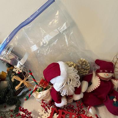 Christmas Decor Lot (LR)