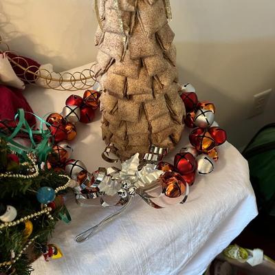Christmas Decor Lot (LR)