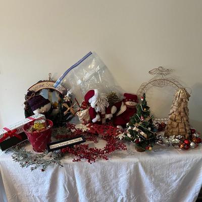 Christmas Decor Lot (LR)