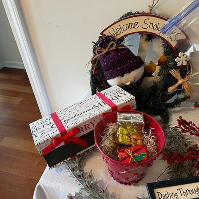Christmas Decor Lot (LR)
