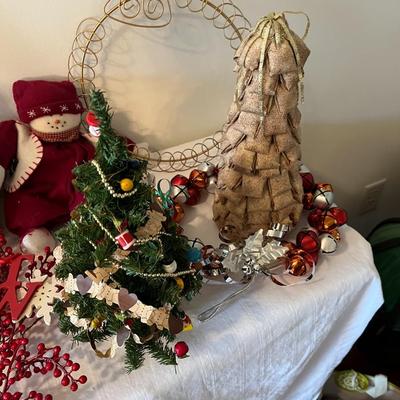 Christmas Decor Lot (LR)