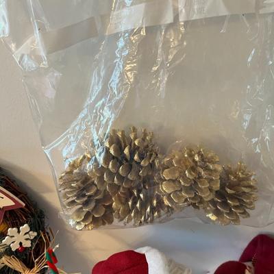 Christmas Decor Lot (LR)