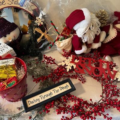Christmas Decor Lot (LR)