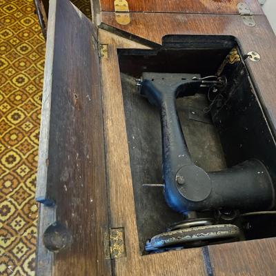 Antique Singer Treadle Sewing Machine & Cabinet (G1-JS)