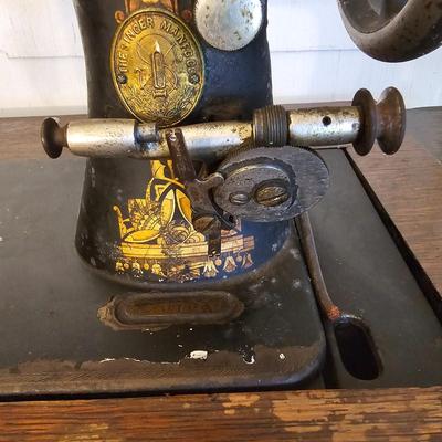 Antique Singer Treadle Sewing Machine & Cabinet (G1-JS)