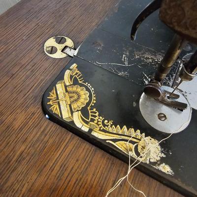 Antique Singer Treadle Sewing Machine & Cabinet (G1-JS)