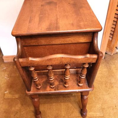Lot #192 Ethan Allen Maple/Birch Lamp Table/Magazine Rack combo