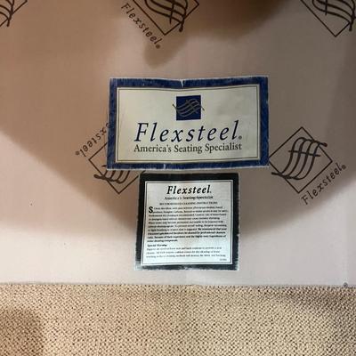Flexsteel Wedge Sofa (BD-MG)