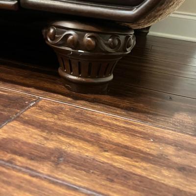 Love Seat With Carved Wood Accents (BD-MG)