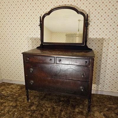Four Drawer Dresser with Mirror (G3-JS)