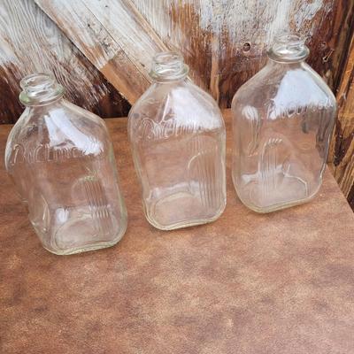 Biltmore Estate Milk Bottles and Crates (G-EL)