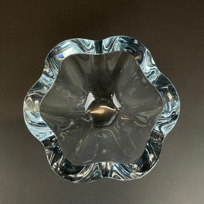 Sale Photo Thumbnail #898: Bowl has a chip and a crack, please refer to photos.
Measurements:
3.25” in height, 6.25” in diameter