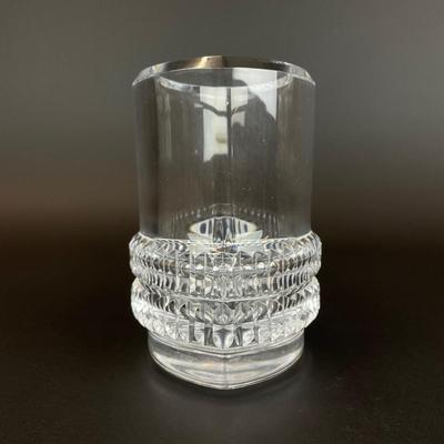 Sale Photo Thumbnail #908: Designed by Bengt Edenfalk for Skruf Glasbruk in the 1950’s-1960’s
Has a geometric mid-century Scandinavian modern design
Measurements:
6.25” in height, 5.5” in width, 4.25” in depth