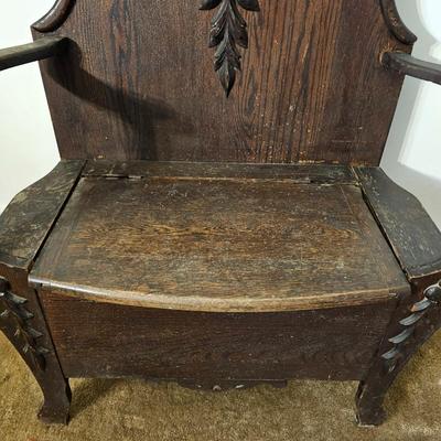 Vintage Hall Tree Storage Seat w/Mirror. (G6-JS)