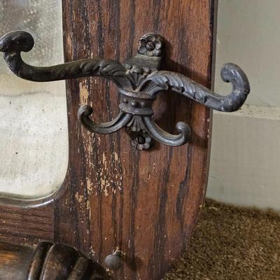 Vintage Hall Tree Storage Seat w/Mirror. (G6-JS)