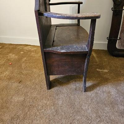 Vintage Hall Tree Storage Seat w/Mirror. (G6-JS)