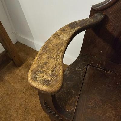 Vintage Hall Tree Storage Seat w/Mirror. (G6-JS)