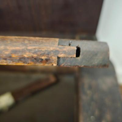 Vintage Hall Tree Storage Seat w/Mirror. (G6-JS)