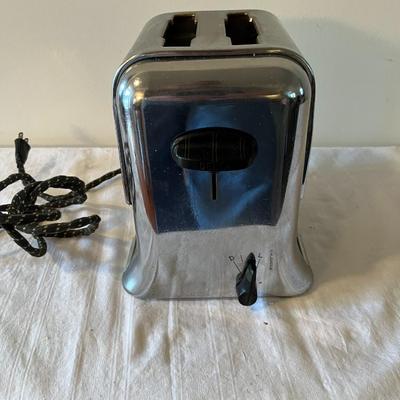 Vintage Delta Pop Down Automatic Toaster Model 280