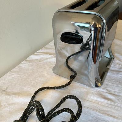 Vintage Delta Pop Down Automatic Toaster Model 280