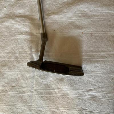 Univ Of Tenn Miller Golf Bag and Clubs (G)
