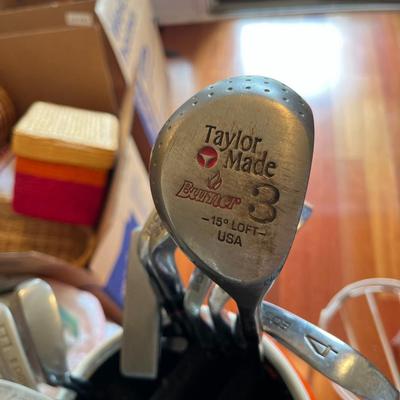 Univ Of Tenn Miller Golf Bag and Clubs (G)