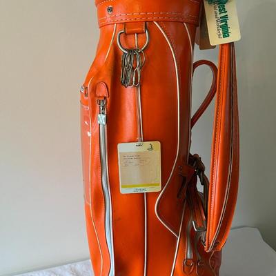 Univ Of Tenn Miller Golf Bag and Clubs (G)