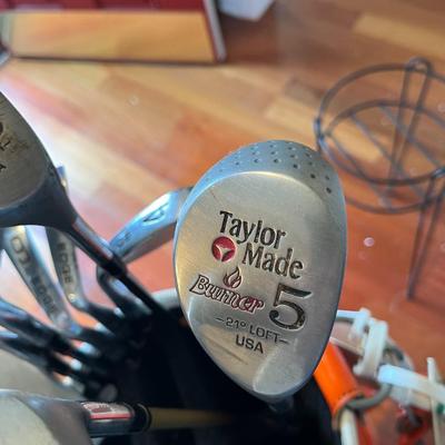 Univ Of Tenn Miller Golf Bag and Clubs (G)