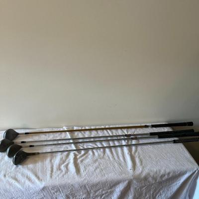 Univ Of Tenn Miller Golf Bag and Clubs (G)