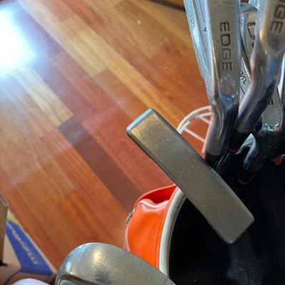 Univ Of Tenn Miller Golf Bag and Clubs (G)