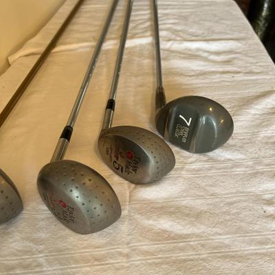 Univ Of Tenn Miller Golf Bag and Clubs (G)