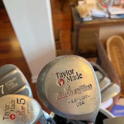 Univ Of Tenn Miller Golf Bag and Clubs (G)