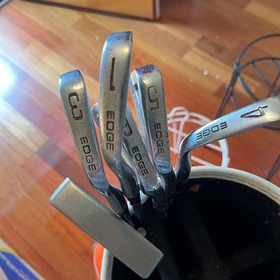Univ Of Tenn Miller Golf Bag and Clubs (G)