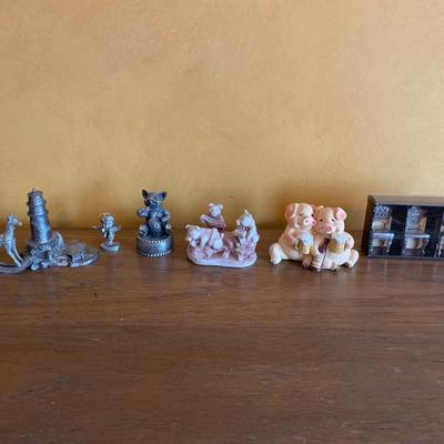 Pewter items and Pigs