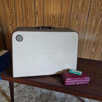 Singer Portable Sewing Machine & Accessories (G5-JS)
